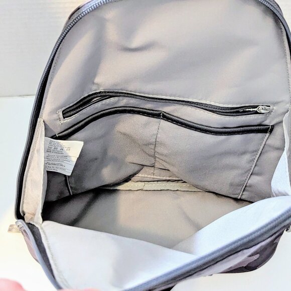 NWOTs Baggillini Crossbody or backpack, perfect for minimalists, travel, etc.! - Picture 6 of 6